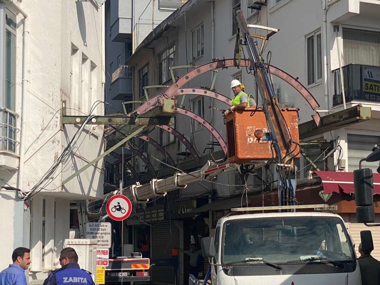 Marmaris Kapalı Çarşı’da Yıkım Çalışmaları Resmen Başladı 4